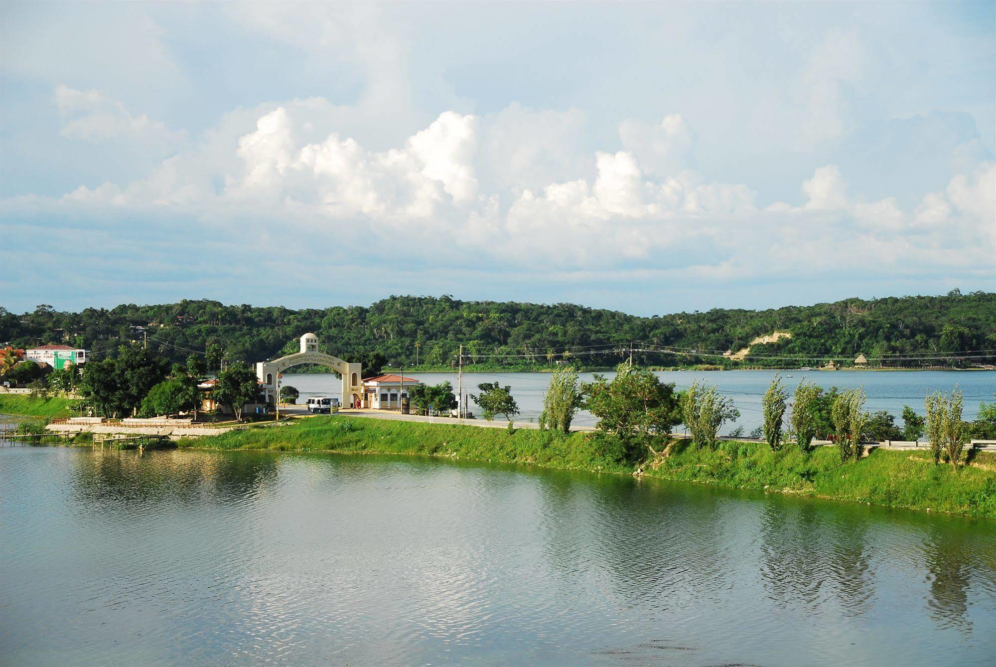 Peten Esplendido Flores Zewnętrze zdjęcie