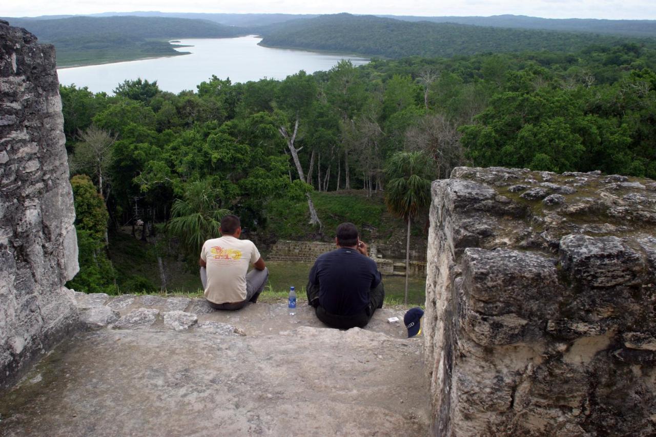 Peten Esplendido Flores Zewnętrze zdjęcie